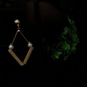 BRINCO GRANDE EM OURO - BG052516