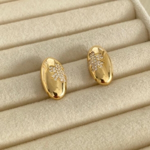 BRINCO MEDIO EM OURO - BM062613