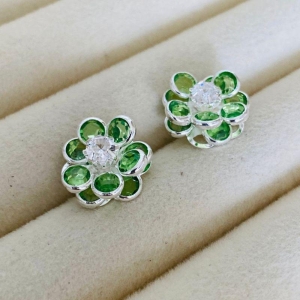 BRINCO PEQUENO EM PRATA - VERDE - BP122552