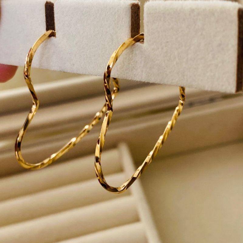 ARGOLA GRANDE EM OURO - AG112506