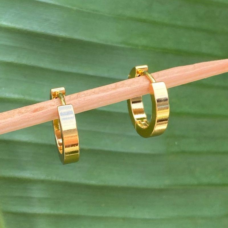 ARGOLA PEQUENA EM OURO - AP042606