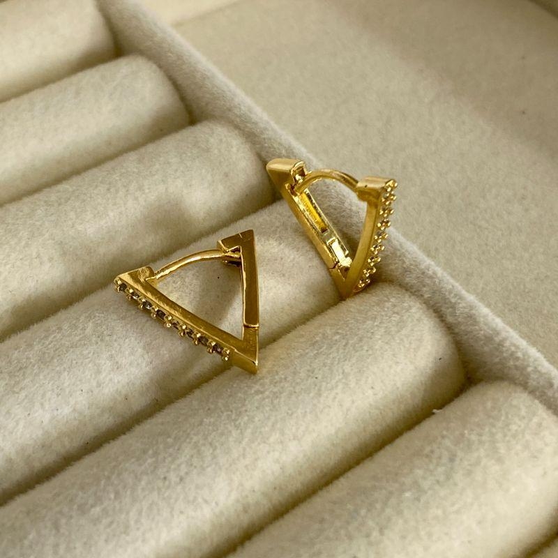 ARGOLA PEQUENA EM OURO - AP062613