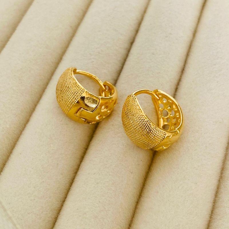 ARGOLA PEQUENA EM OURO - AP122535