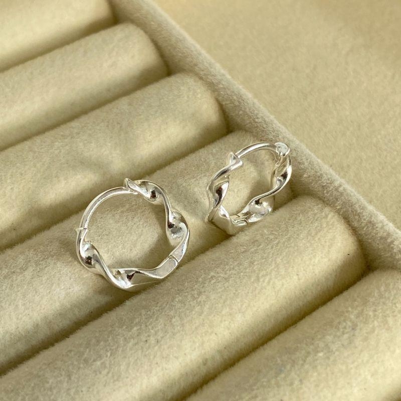ARGOLA PEQUENA EM PRATA - AP062616