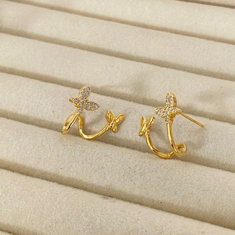 BRINCO MEDIO EM OURO - BM032608