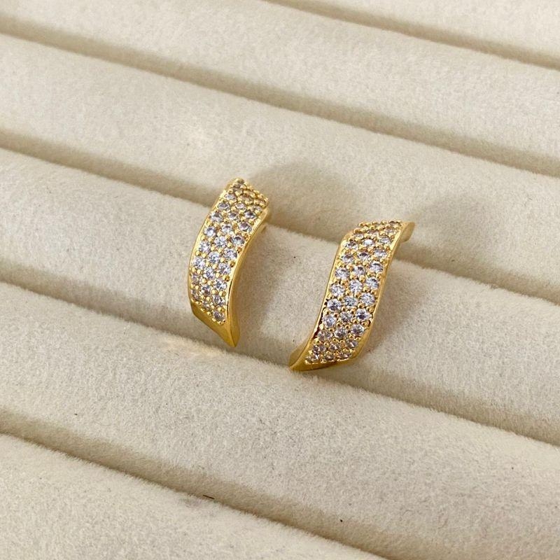 BRINCO MEDIO EM OURO - BM032614