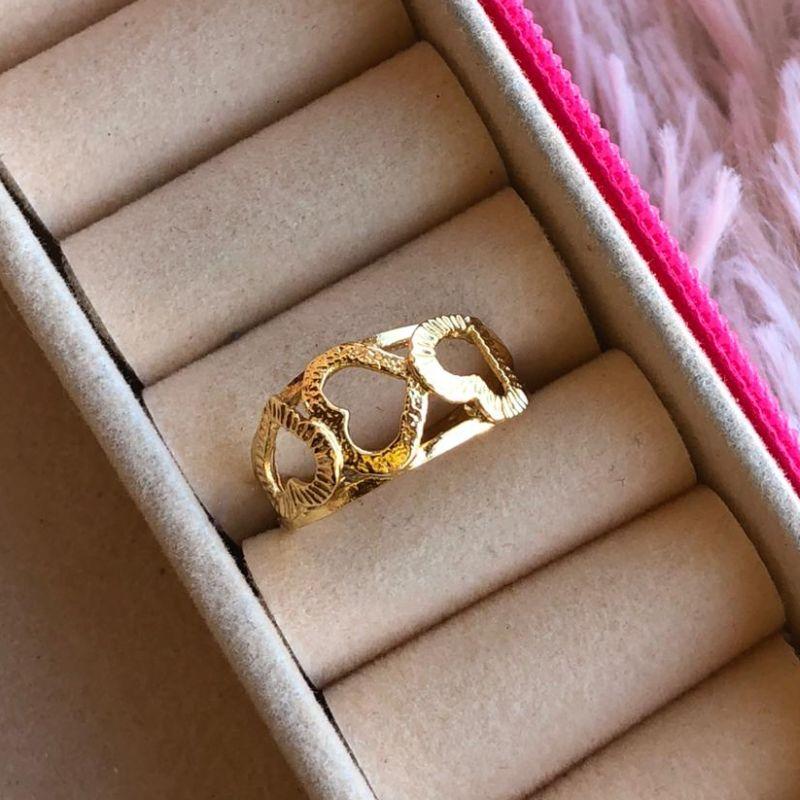 ANEL EM OURO TRÊS CORAÇÕES Nº 18 - AN092505