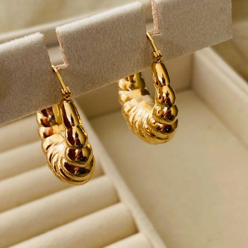 ARGOLA GRANDE EM OURO - AG112505