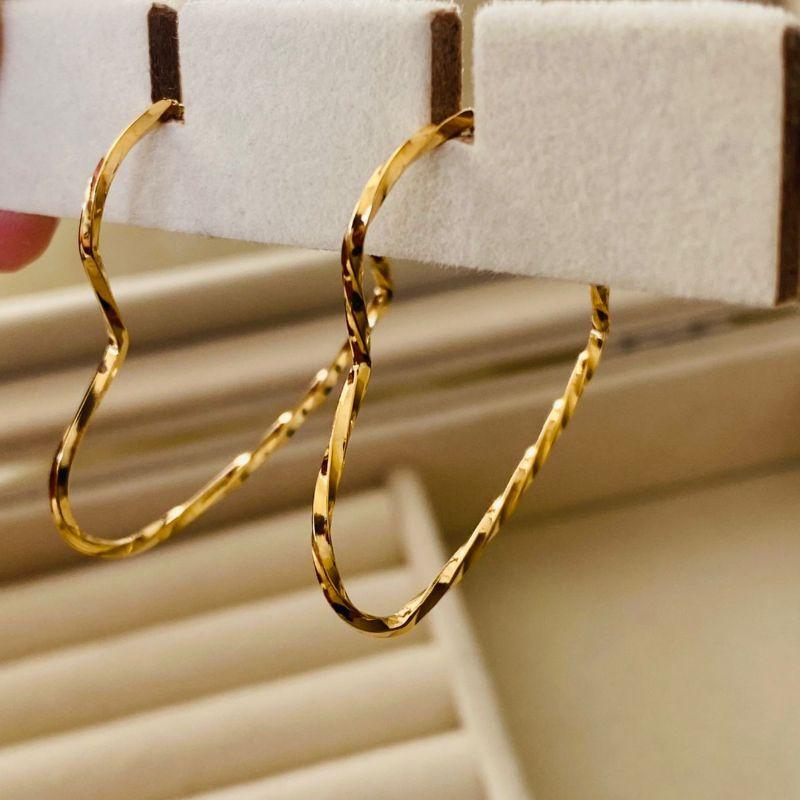 ARGOLA GRANDE EM OURO - AG112506