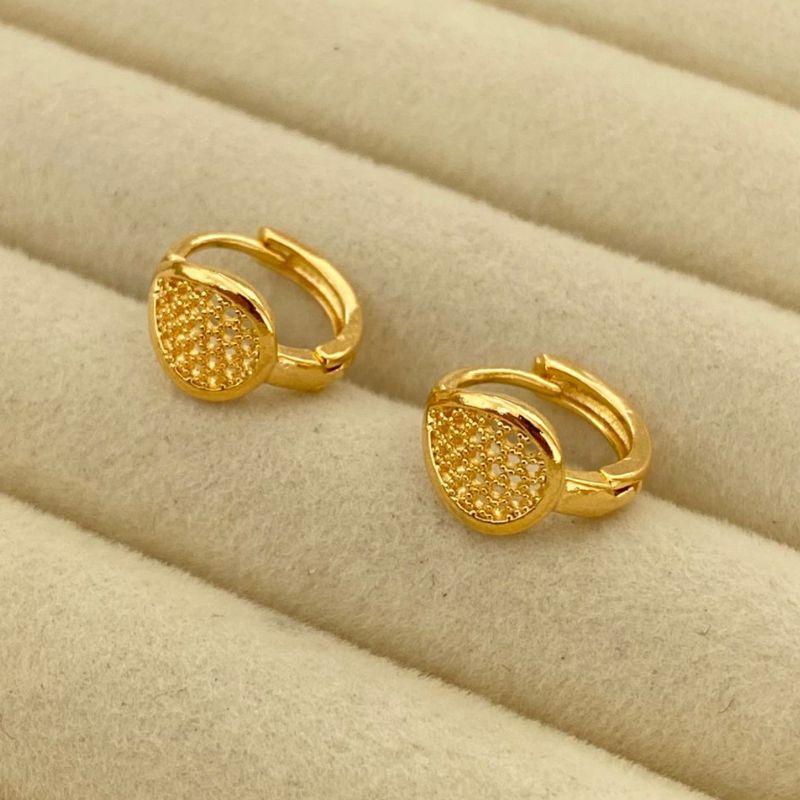 ARGOLA PEQUENA EM OURO- AP032602