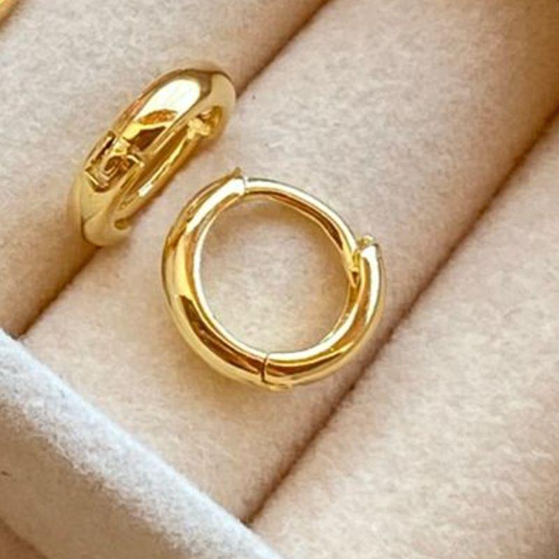 ARGOLA PEQUENA EM OURO - AP082551