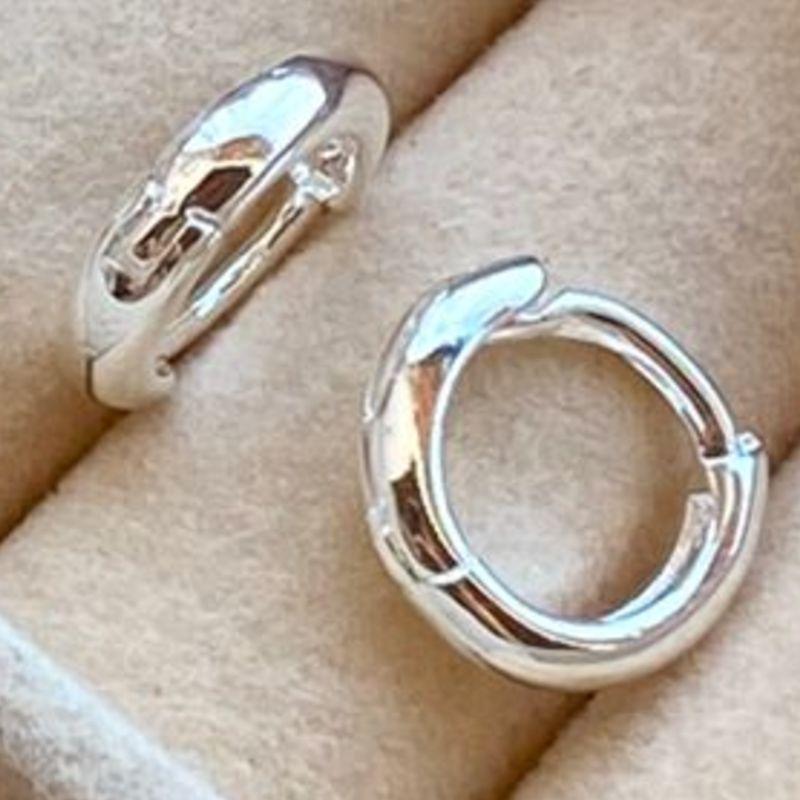 ARGOLA PEQUENA EM PRATA - AP082552