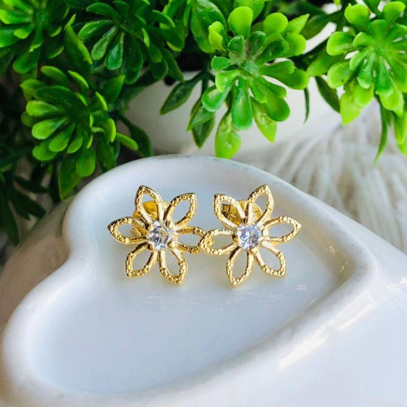 BRINCO PEQ FLOR EM OURO - BP092506