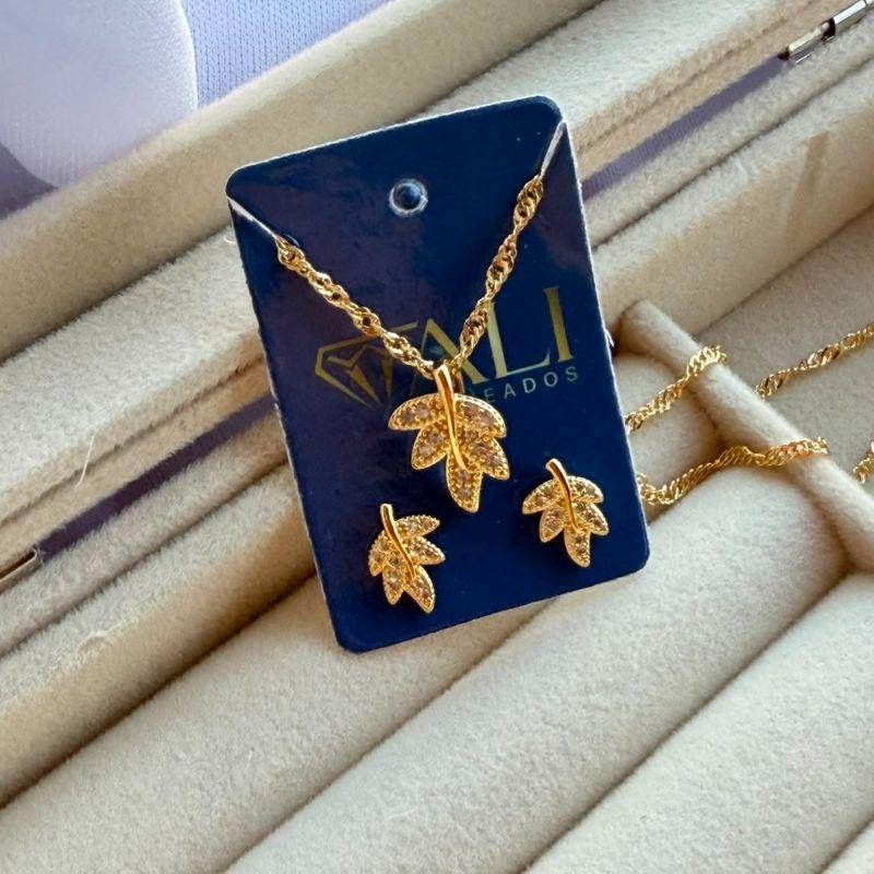 CONJUNTO SEMIJOIA EM OURO - CJ506026