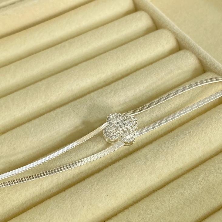 PULSEIRA TREVO EM PRATA - PF062621